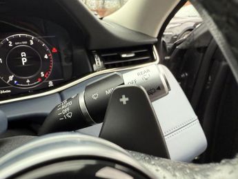 LAND ROVER RANGE ROVER EVOQUE 2.0 D180 R-Dynamic HSE SUV 5dr Diesel Auto 4WD Euro 6 (s/s) (180