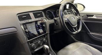 VOLKSWAGEN E-GOLF 35.8kWh e-Golf Hatchback 5dr Electric Auto (136 ps)