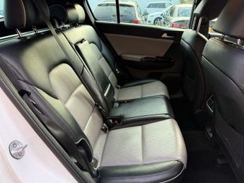 KIA SPORTAGE 1.6 T-GDi GT-Line SUV 5 Door Petrol Automatic White DCT AWD Euro