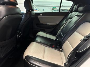 KIA SPORTAGE 1.6 T-GDi GT-Line SUV 5 Door Petrol Automatic White DCT AWD Euro