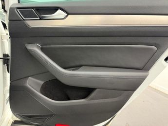 VOLKSWAGEN PASSAT 2.0 TDI BlueMotion Tech GT Estate 5dr Diesel DSG Euro 6 (s/s) (1