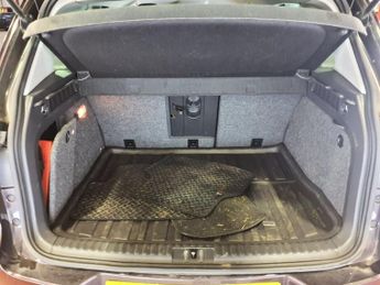 VOLKSWAGEN TIGUAN 2.0 TDI BlueMotion Tech SE SUV 5dr Diesel DSG 4WD Euro 5 (s/s) (