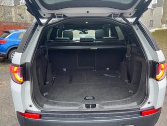 LAND ROVER DISCOVERY SPORT 2.0 TD4 Landmark SUV 5dr Diesel Auto 4WD Euro 6 (s/s) (180 ps)