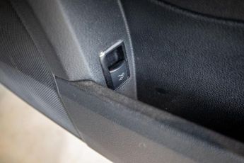 MERCEDES-BENZ E-CLASS 2.1 E220 CDI BlueEfficiency SE Saloon 4dr Diesel Tiptronic Euro 