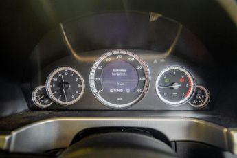 MERCEDES-BENZ E-CLASS 2.1 E220 CDI BlueEfficiency SE Saloon 4dr Diesel Tiptronic Euro 