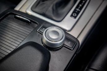 MERCEDES-BENZ E-CLASS 2.1 E220 CDI BlueEfficiency SE Saloon 4dr Diesel Tiptronic Euro 