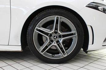 MERCEDES-BENZ A-CLASS 1.5 A180d AMG Line Hatchback 5dr Diesel 7G-DCT Euro 6 (s/s) (116