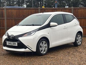 Toyota AYGO 1.0 VVT-i x-play Hatchback 5dr Petrol Manual Euro 6 (68 ps)