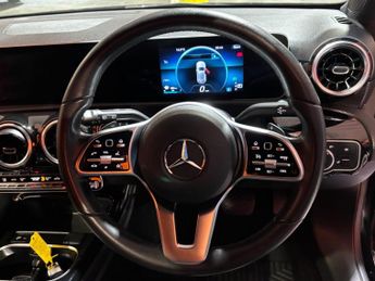 MERCEDES-BENZ A-CLASS 2.0 A200d Sport (Executive) Hatchback 5dr Diesel 8G-DCT Euro 6 (