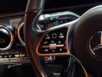 MERCEDES-BENZ A-CLASS 2.0 A200d Sport (Executive) Hatchback 5dr Diesel 8G-DCT Euro 6 (