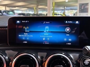 MERCEDES-BENZ A-CLASS 2.0 A200d Sport (Executive) Hatchback 5dr Diesel 8G-DCT Euro 6 (