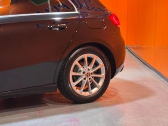 MERCEDES-BENZ A-CLASS 2.0 A200d Sport (Executive) Hatchback 5dr Diesel 8G-DCT Euro 6 (