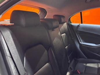 MERCEDES-BENZ A-CLASS 1.5 A180d SE Hatchback 5dr Diesel 7G-DCT Euro 6 (s/s) (109 ps)