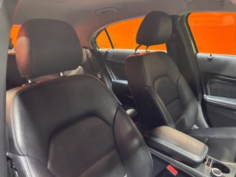 MERCEDES-BENZ A-CLASS 1.5 A180d SE Hatchback 5dr Diesel 7G-DCT Euro 6 (s/s) (109 ps)