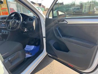 VOLKSWAGEN TIGUAN 2.0 TDI S SUV 5dr Diesel DSG 4Motion Euro 6 (s/s) (150 ps)
