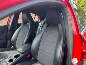 MERCEDES-BENZ A-CLASS 2.1 A200d AMG Line Hatchback 5dr Diesel 7G-DCT Euro 6 (s/s) (136