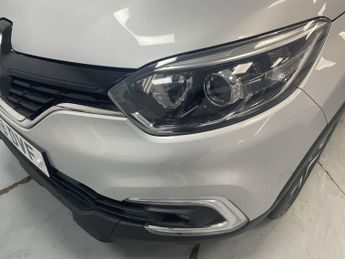 RENAULT CAPTUR 0.9 TCe ENERGY Iconic SUV 5dr Petrol Manual Euro 6 (s/s) (90 ps)