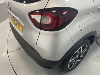RENAULT CAPTUR 0.9 TCe ENERGY Iconic SUV 5dr Petrol Manual Euro 6 (s/s) (90 ps)