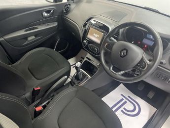 RENAULT CAPTUR 0.9 TCe ENERGY Iconic SUV 5dr Petrol Manual Euro 6 (s/s) (90 ps)
