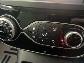 RENAULT CAPTUR 0.9 TCe ENERGY Iconic SUV 5dr Petrol Manual Euro 6 (s/s) (90 ps)