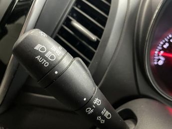 RENAULT CAPTUR 0.9 TCe ENERGY Iconic SUV 5dr Petrol Manual Euro 6 (s/s) (90 ps)