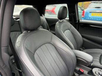 MINI Electric Hatch Cooper SE 32.6kWh Level 3 Hatchback 3dr Electric Auto (184 ps)