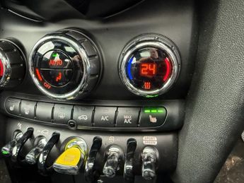 MINI Electric Hatch Cooper SE 32.6kWh Level 3 Hatchback 3dr Electric Auto (184 ps)