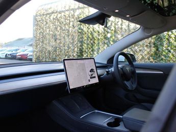 TESLA Model 3 Standard Range Plus Saloon 4dr Electric Auto RWD (241 bhp)
