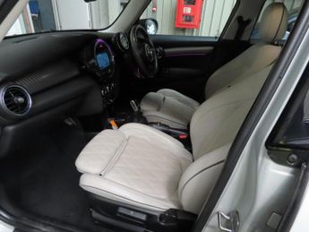 MINI HATCH 1.5 Cooper Exclusive Hatchback 5dr Petrol Steptronic Euro 6 (s/s