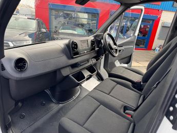 MERCEDES-BENZ SPRINTER 2.1 314 CDI Progressive G-Tronic FWD L1 H1 Euro 6 (s/s) 5dr