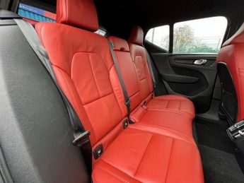 VOLVO XC40 2.0 T5 Inscription Pro SUV 5dr Petrol Auto AWD Euro 6 (s/s) (247