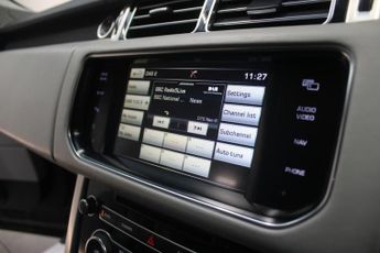 LAND ROVER RANGE ROVER 3.0 TD V6 Vogue SE SUV 5dr Diesel Auto 4WD Euro 5 (s/s) (258 ps)