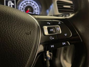 VOLKSWAGEN GOLF 1.6 TDI BlueMotion Tech SE Estate 5dr Diesel DSG Euro 5 (s/s) (1