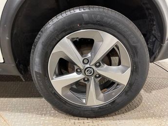 NISSAN JUKE 1.6 Acenta SUV 5dr Petrol XTRON Euro 6 (117 ps)