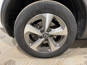 NISSAN JUKE 1.6 Acenta SUV 5dr Petrol XTRON Euro 6 (117 ps)