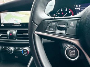 ALFA ROMEO GIULIA 2.0T Veloce Ti Saloon 4dr Petrol Auto Euro 6 (s/s) (280 ps)