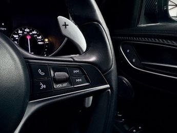 ALFA ROMEO GIULIA 2.0T Veloce Ti Saloon 4dr Petrol Auto Euro 6 (s/s) (280 ps)