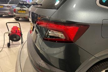 SKODA KAROQ 1.5 TSI ACT SE L SUV 5dr Petrol DSG Euro 6 (s/s) (150 ps) Parkin