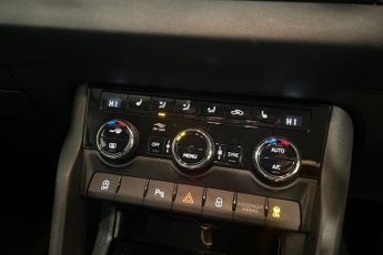 SKODA KAROQ 1.5 TSI ACT SE L SUV 5dr Petrol DSG Euro 6 (s/s) (150 ps) Parkin