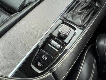 VOLVO XC90 2.0 D5 R-Design SUV 5dr Diesel Geartronic 4WD Euro 6 (s/s) (225 