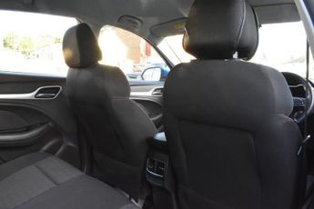 MG MG ZS 72.6kWh SE | INCLUDES BATTERY HEALTH CHECK CERTIFICATE | LONG RA