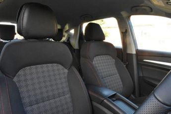 MG MG ZS 72.6kWh SE | INCLUDES BATTERY HEALTH CHECK CERTIFICATE | LONG RA