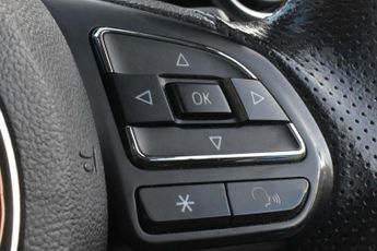 MG MG ZS 72.6kWh SE | INCLUDES BATTERY HEALTH CHECK CERTIFICATE | LONG RA