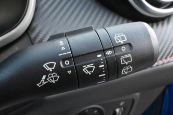 MG MG ZS 72.6kWh SE | INCLUDES BATTERY HEALTH CHECK CERTIFICATE | LONG RA