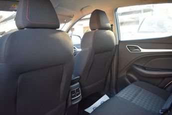 MG MG ZS 72.6kWh SE | INCLUDES BATTERY HEALTH CHECK CERTIFICATE | LONG RA