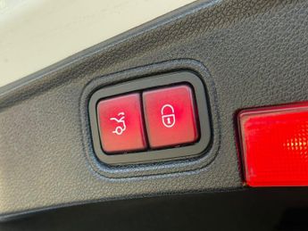 MERCEDES-BENZ C-CLASS 2.0 C300 AMG Line (Premium Plus) Coupe 2dr Petrol G-Tronic+ Euro