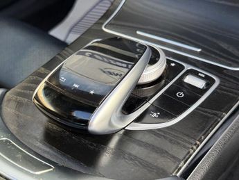 MERCEDES-BENZ C-CLASS 2.0 C300 AMG Line (Premium Plus) Coupe 2dr Petrol G-Tronic+ Euro