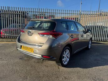 TOYOTA AURIS 1.8 VVT-h Icon Hatchback 5dr Petrol Hybrid CVT Euro 6 (s/s) (136
