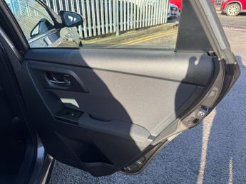 TOYOTA AURIS 1.8 VVT-h Icon Hatchback 5dr Petrol Hybrid CVT Euro 6 (s/s) (136