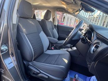 TOYOTA AURIS 1.8 VVT-h Icon Hatchback 5dr Petrol Hybrid CVT Euro 6 (s/s) (136